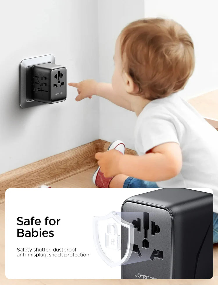JR-TCW01 17W 4-PORT UNIVERSAL TRAVEL ADAPTER BLACK
